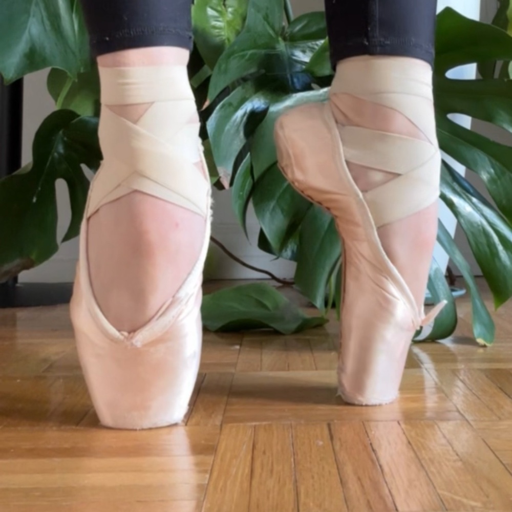 Bloch heritage pointe shoes size 4 x used